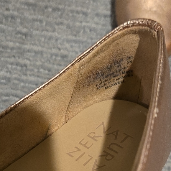 Naturalizer Rose Gold Flats - Picture 3 of 6